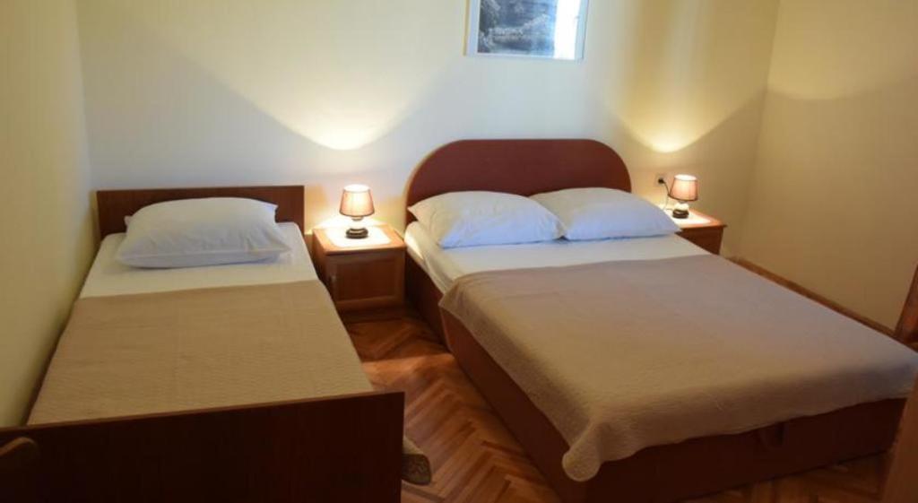 Apartment Julietta Pirovac Eksteriør billede